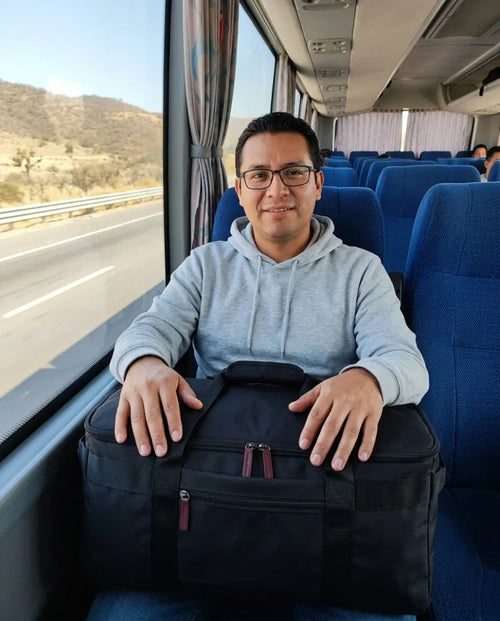 Persona viajando con su Novaire Abordo